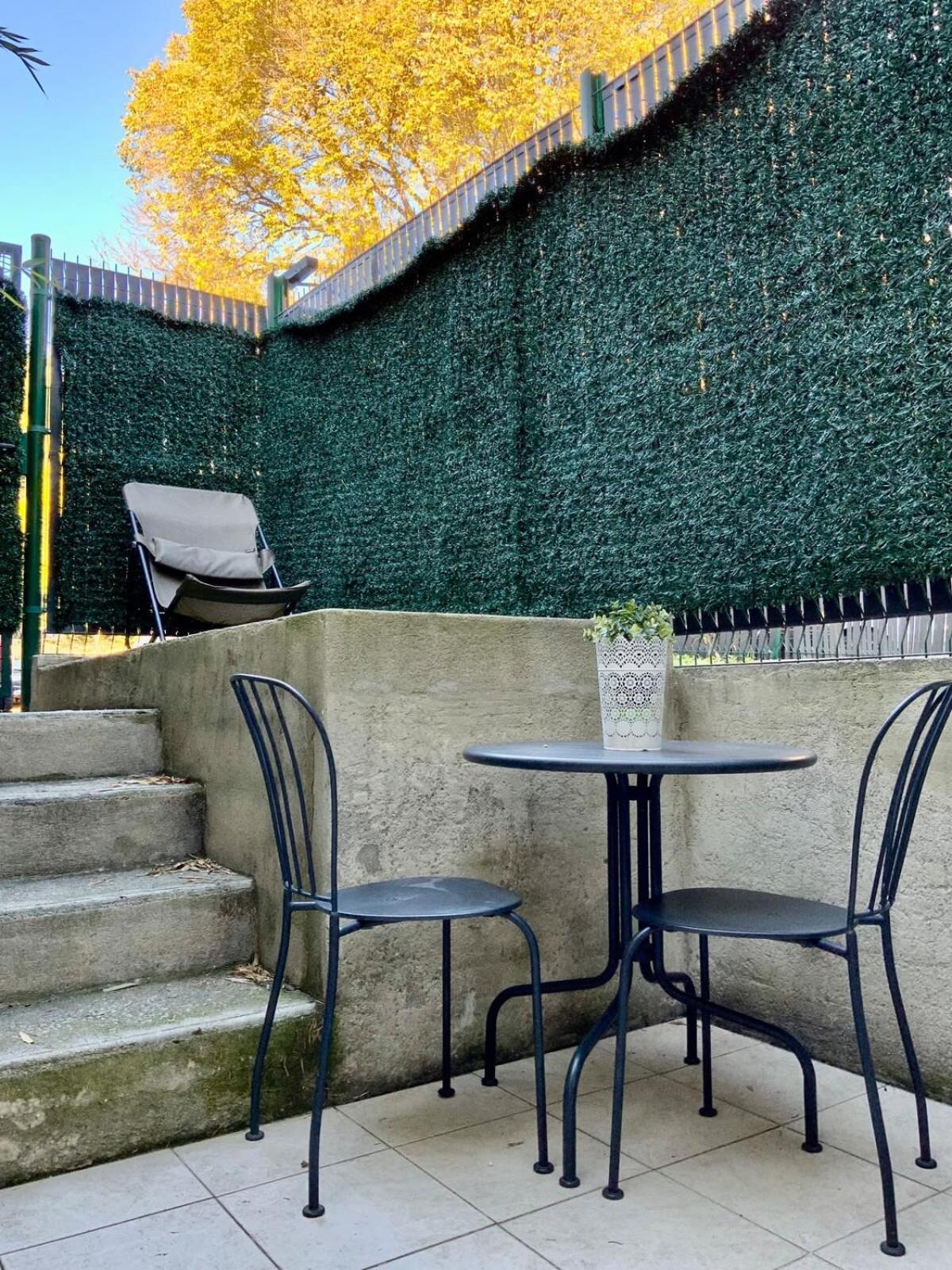 Le Jardinet - With Office In The City Center! 卡斯泰尔诺勒莱 外观 照片