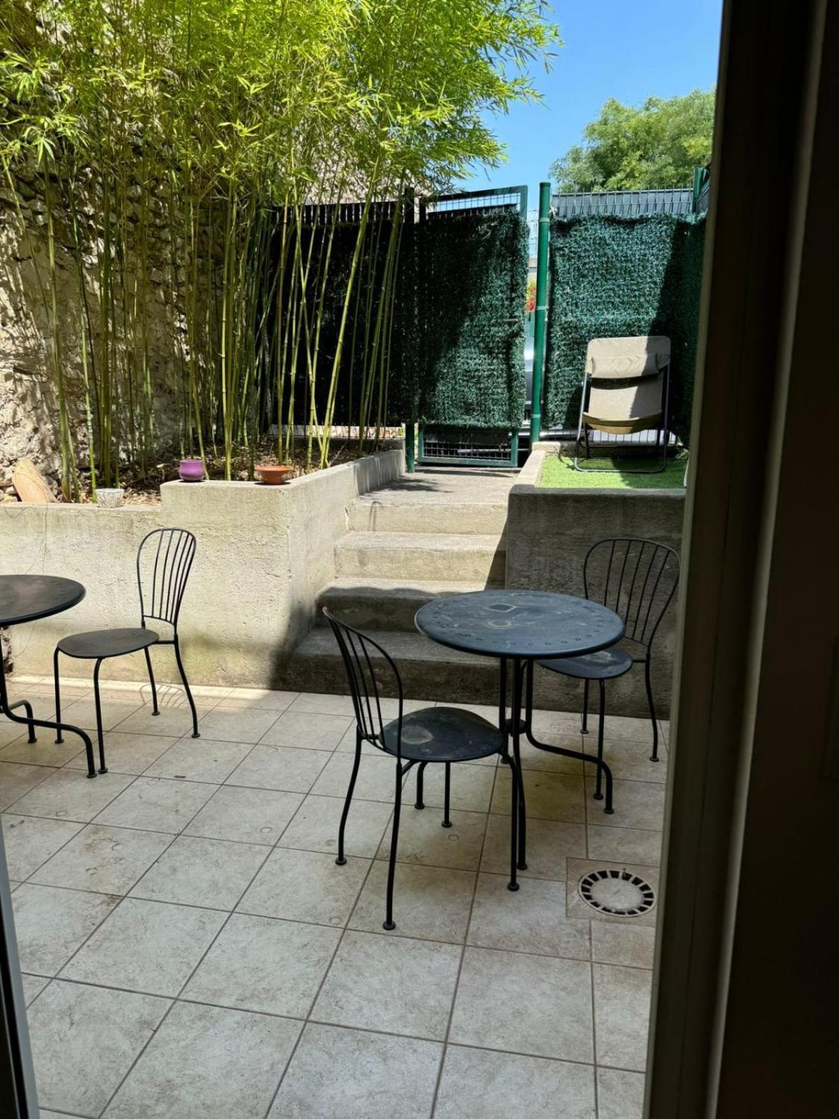 Le Jardinet - With Office In The City Center! 卡斯泰尔诺勒莱 外观 照片